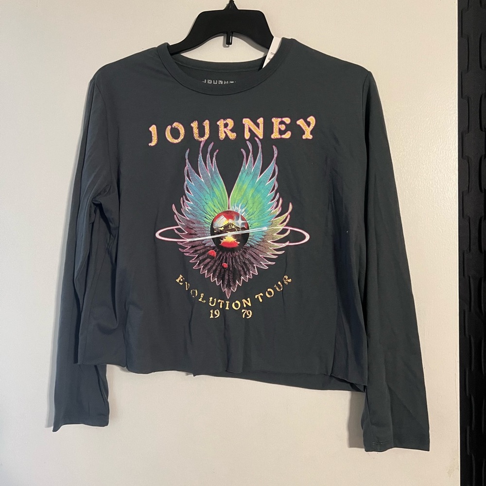 Journey crop style long sleeve t-shirt size Large